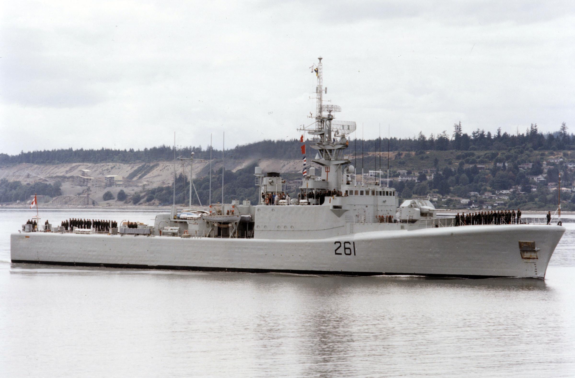 HMCS MACKENZIE in the Esquimalt Harbour approaches.