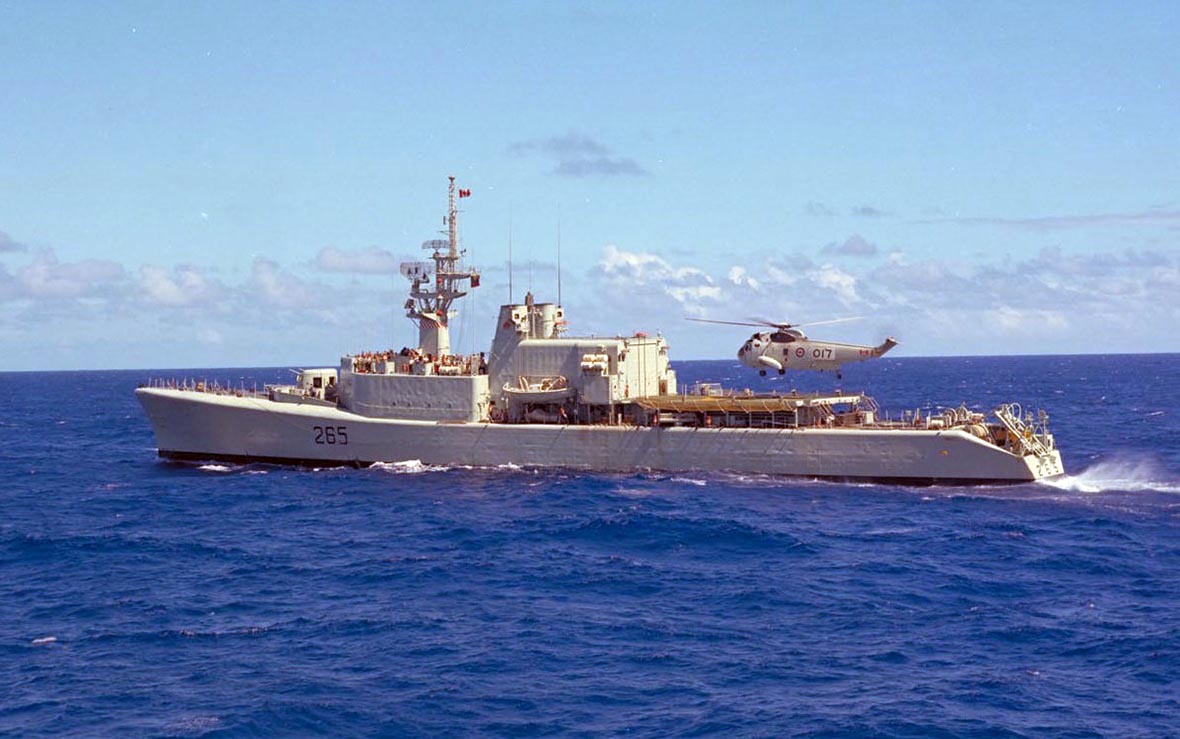 Pre-DELEX HMCS ANNAPOLIS with Sea King helicopter.