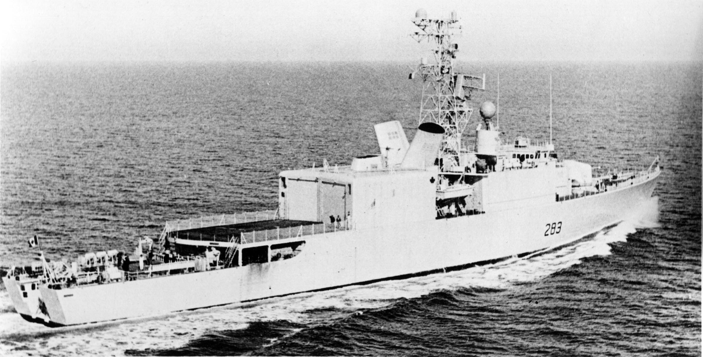 Pre-TRUMP refit HMCS ALGONQUIN