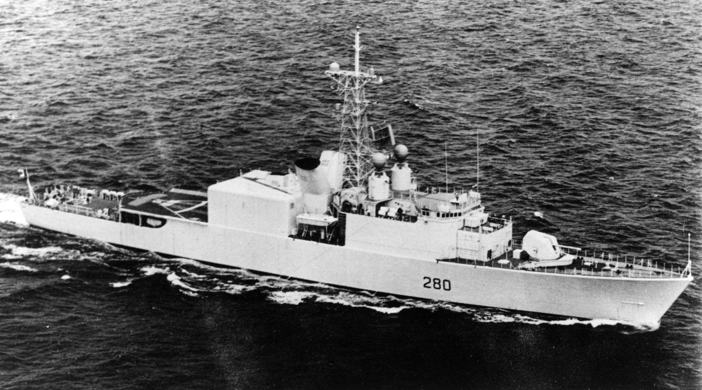 Pre-TRUMP refit HMCS IROQUOIS